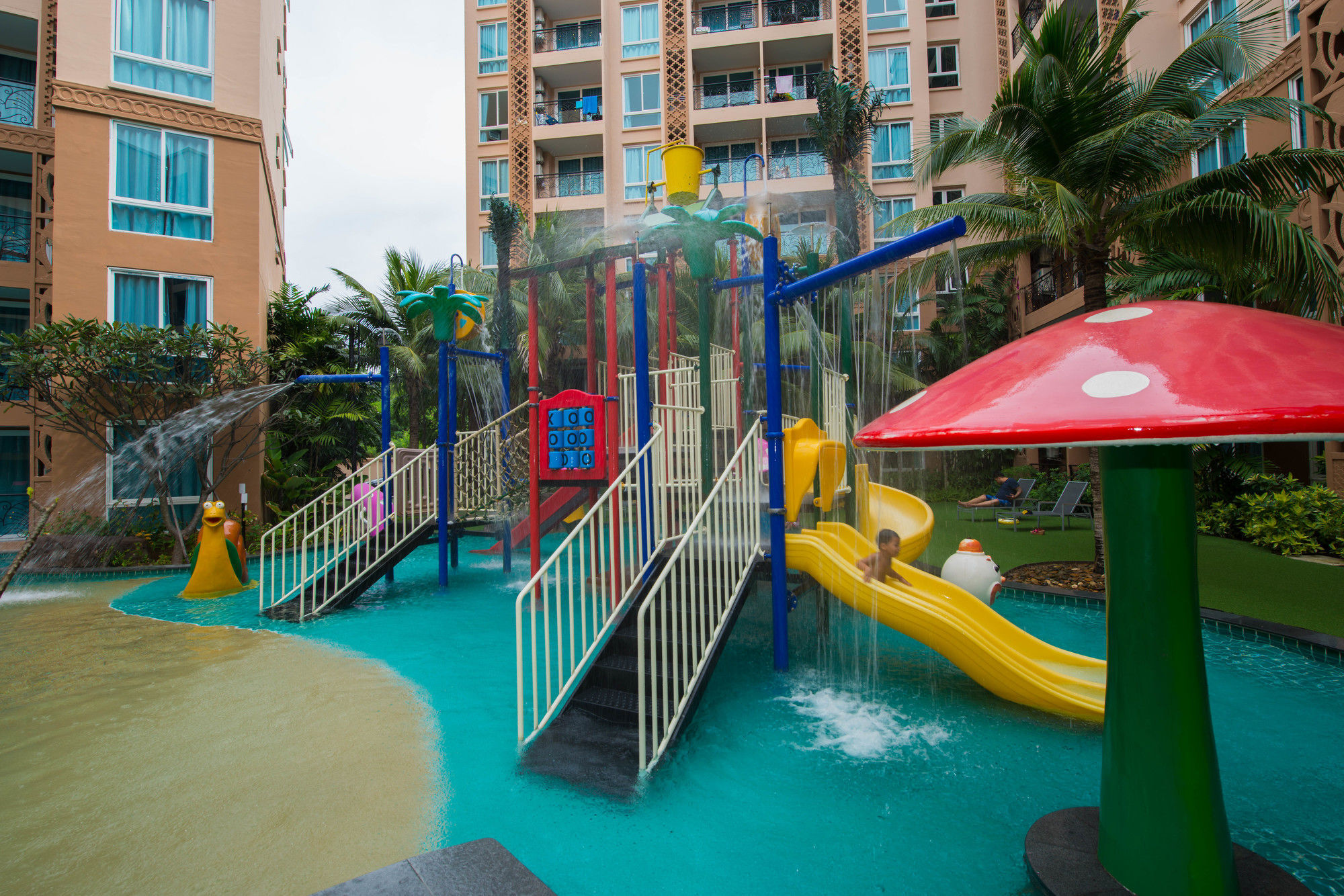 Atlantis Pattaya High Service Jomtien Exterior foto